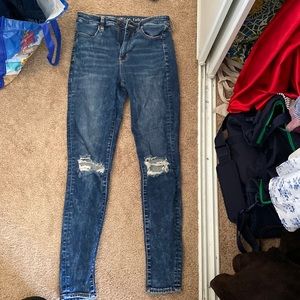 American Eagle blue jeans, long size 6, worn once.